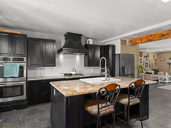 3rd image of 4901 Country View Dr