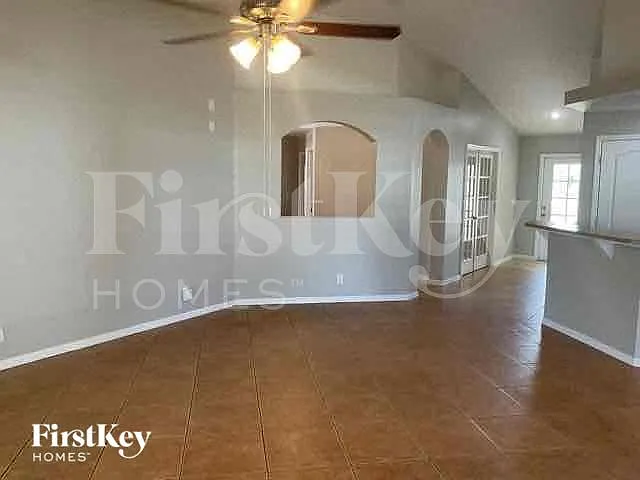 2731 SW 2nd Ln — Photo 5