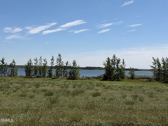 5th image of 132 Round Lake Rd