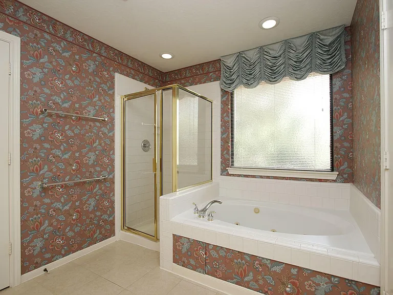 13618 Shadow Falls Ct — Photo 31