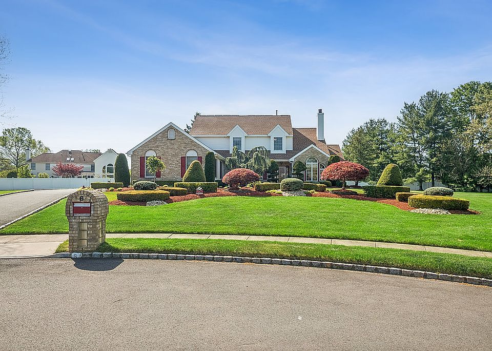 1st image of 6 Bray Hollow Ct