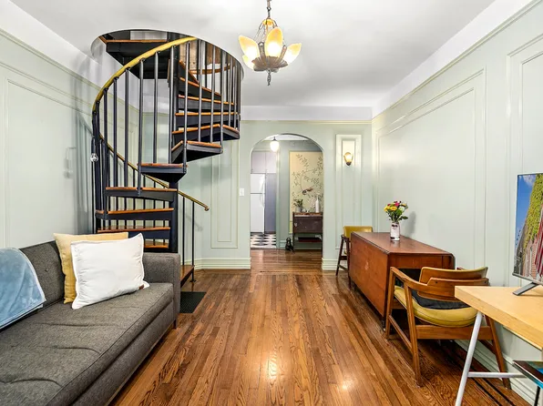 461 W 44th St, New York, NY 10036