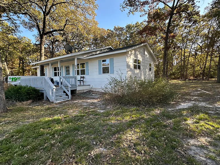 2752 Private Road 2410 — Photo 1