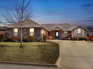 5722 S Eldon Dr, Battlefield, MO 65619