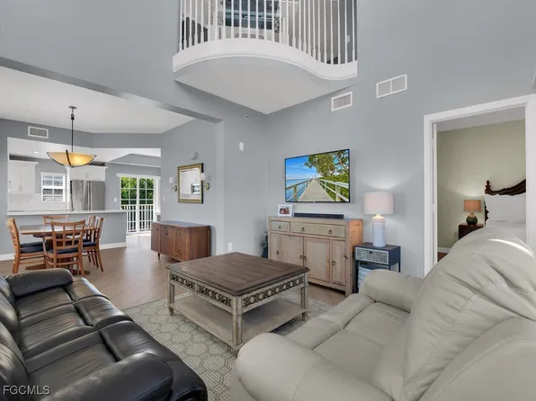 4500 Botanical Place Cir APT 307, Naples, FL 34112