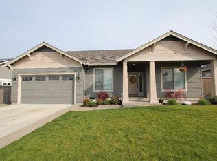 664 Nottingham Ter, Eagle Point, OR 97524