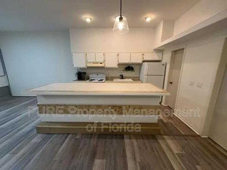 595 NW 100th St #B — Photo 15