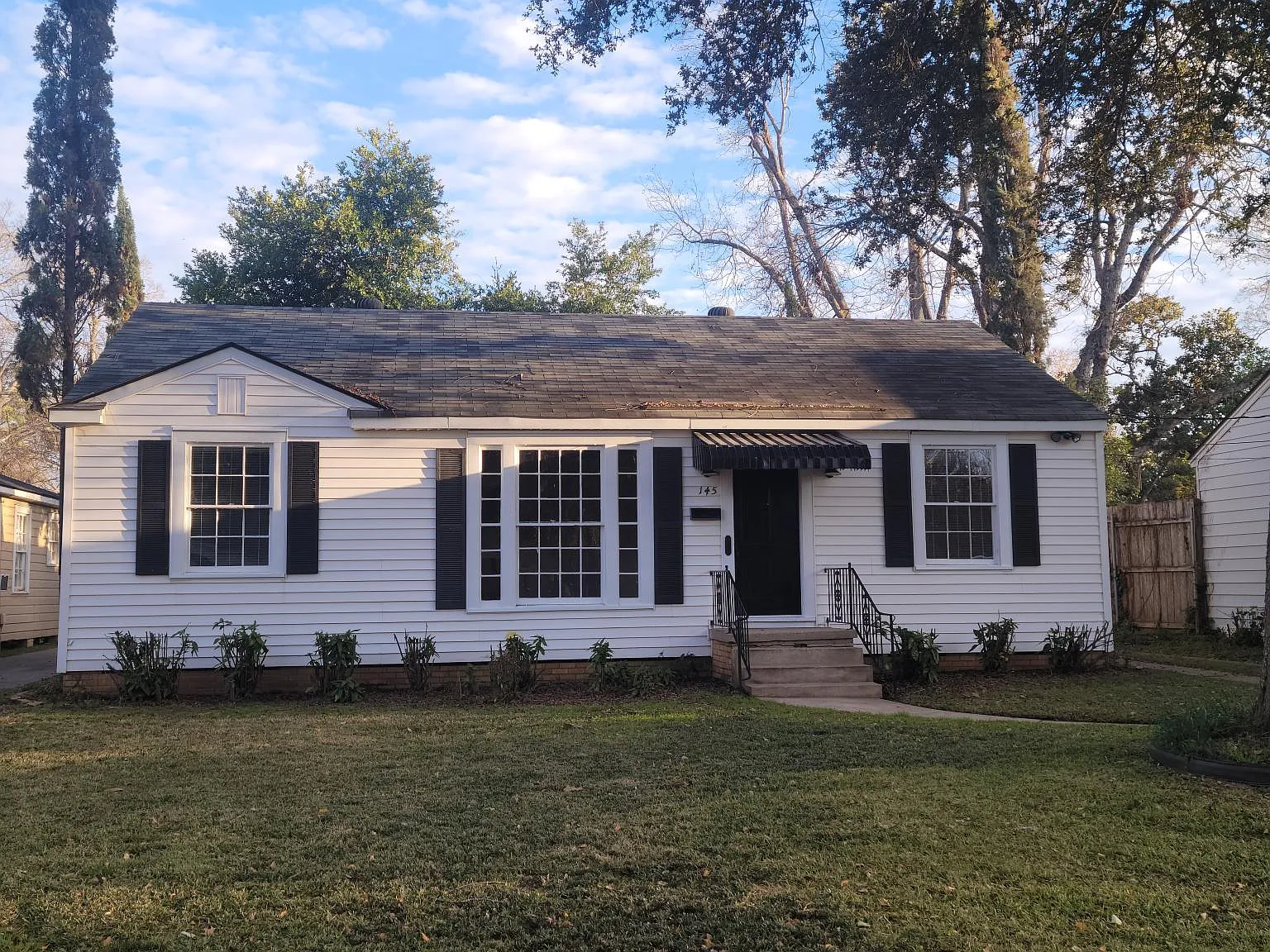 3 bed, 1608 sqft, $1,600 — Photo 1