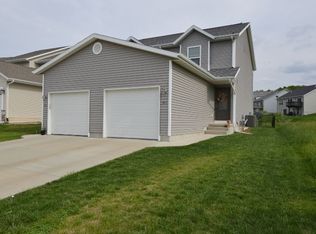 2151 Sugar Creek Dr NW, Cedar Rapids, IA 52405