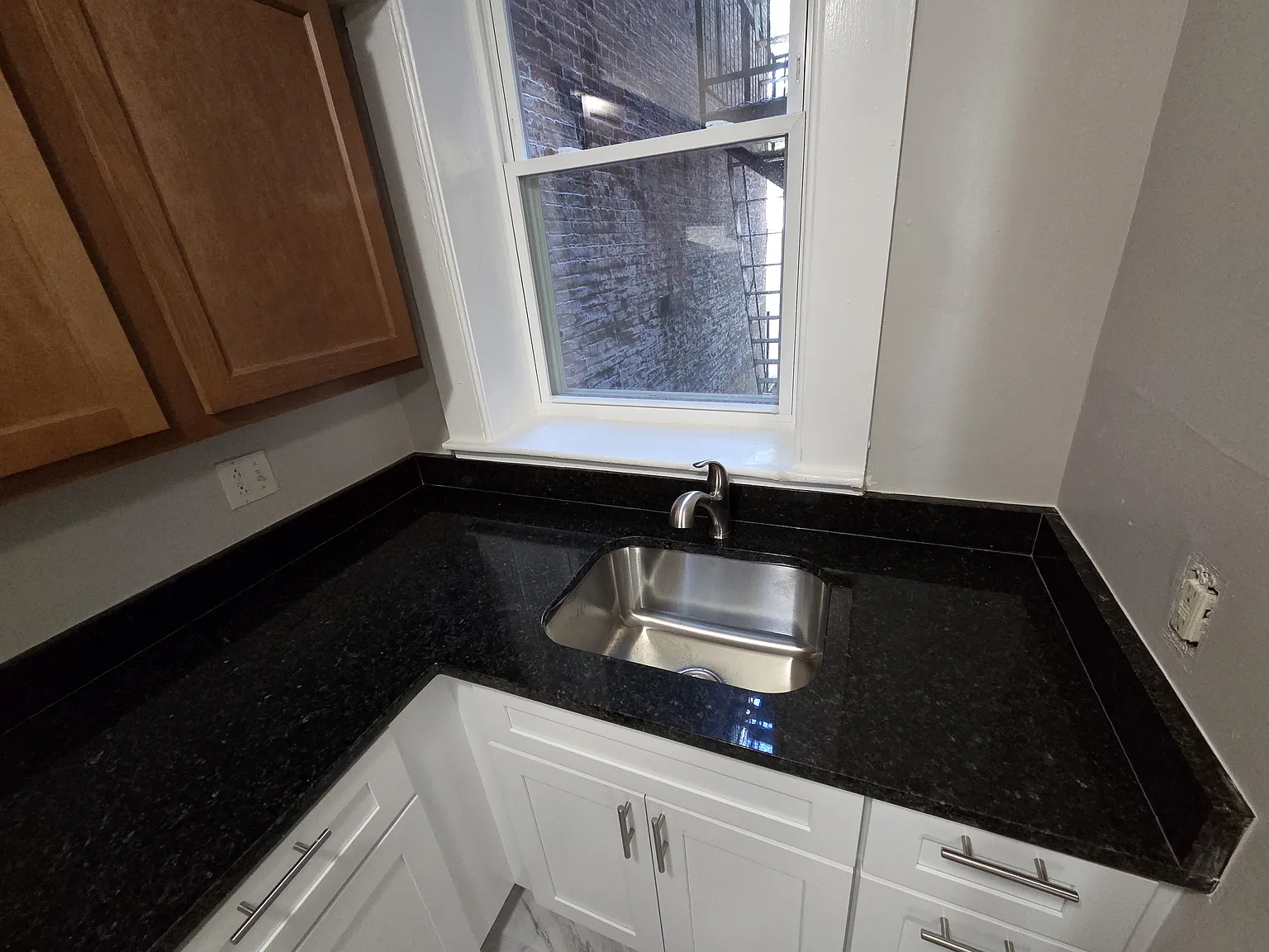 2 bed, 900 sqft, $1,200 — Photo 3