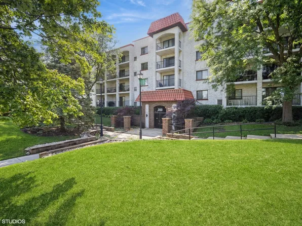 350 Plum Creek Dr #2061, Wheeling, IL 60090