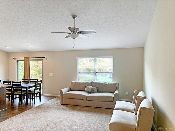 2nd image of 105 Silver Oak Ct