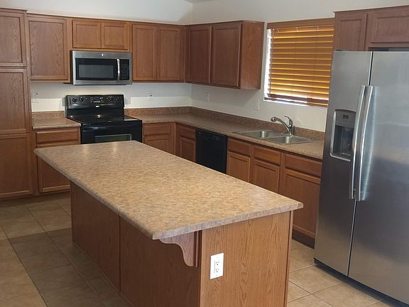 3rd image of 2917 E Mead Dr