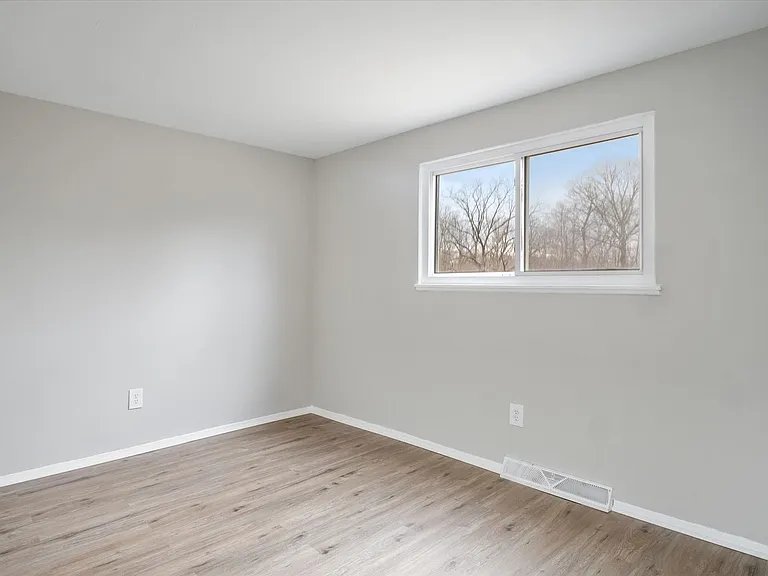 6699 Deer Ct — Photo 11