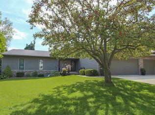 2726 Abraham Dr, Cedar Falls, IA 50613