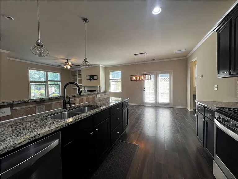 750 Village Field Ct — Photo 5