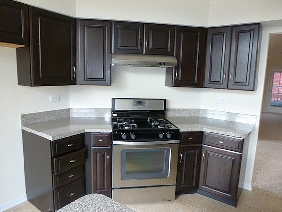 5th image of 84 Ione Dr Unit B