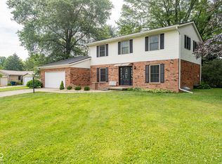 908 Sherwood Dr, Greencastle, IN 46135