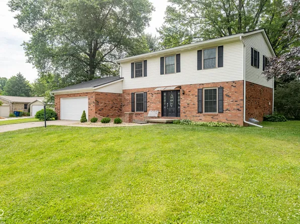 908 Sherwood Dr, Greencastle, IN 46135