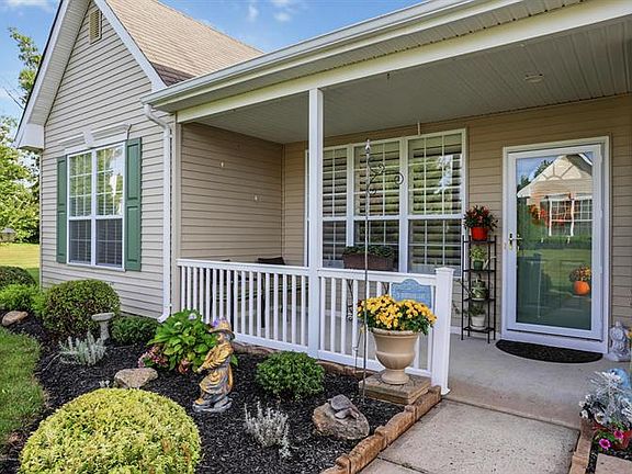 4th image of 23 Deerchase Ln #100C