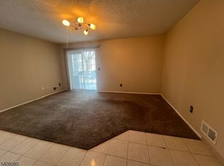 540 Holly Ct, Mahwah, NJ 07430