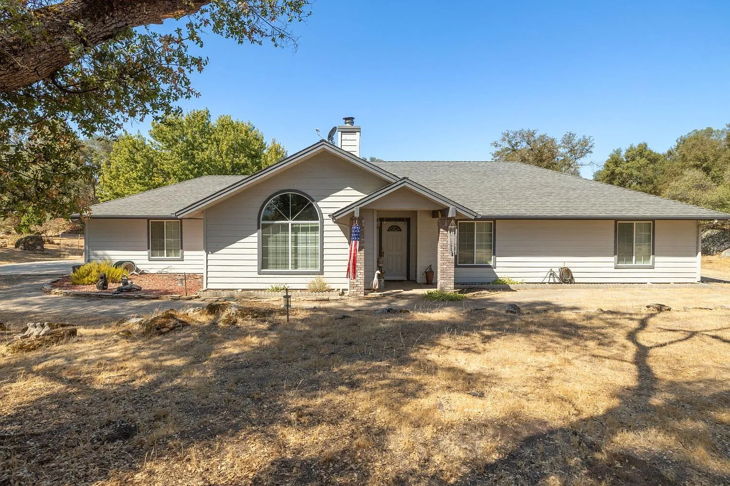 4021 Dawn Rd photo 1