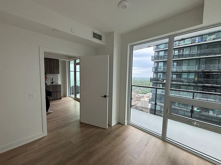 117 Broadway Ave — Photo 29
