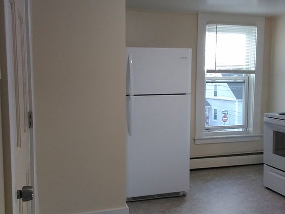 2nd image of 49 Union St APT 3
