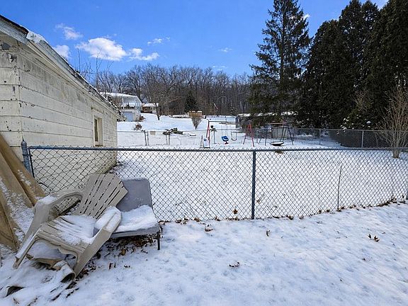 4th image of 1118 Old Mercer Rd