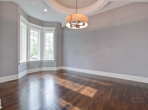 3rd image of 806 Glenwood Ln