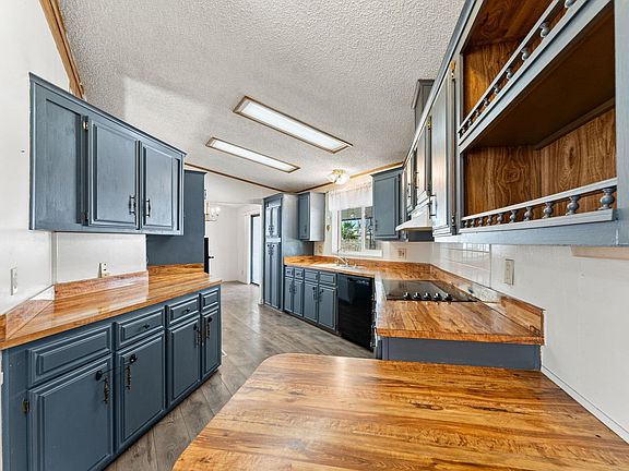 4th image of 11188 E 39th Pl