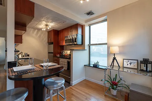 5 Grove St Photo 1