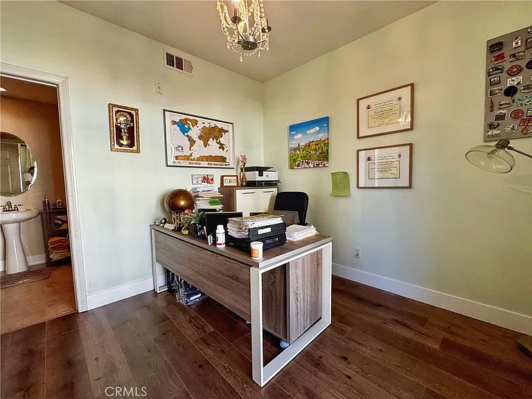 10522 Poinsettia Ln — Photo 32