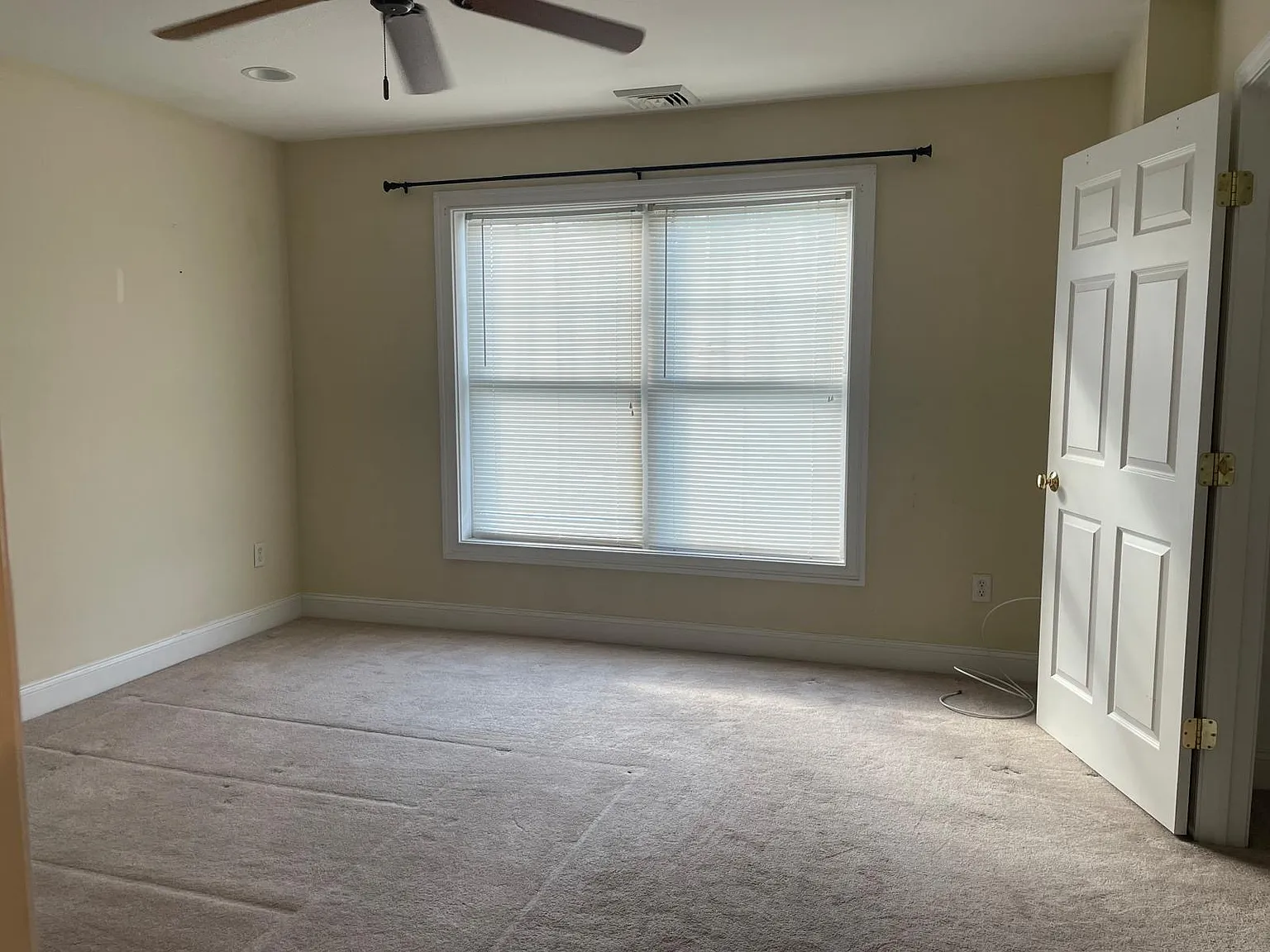 2 bed, 2.5 bath, 1380 sqft, $2,200 — Photo 4