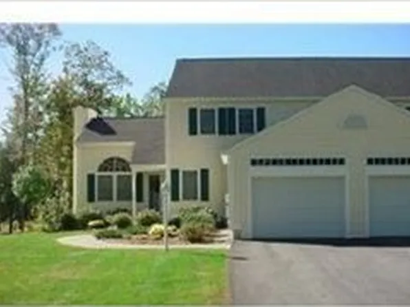 210 Kent Farm Rd, Hampstead, NH 03841