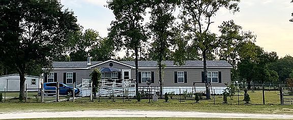 2nd image of 75 Talquin Oaks Ln