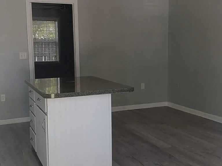 131 Rolland St — Photo 4