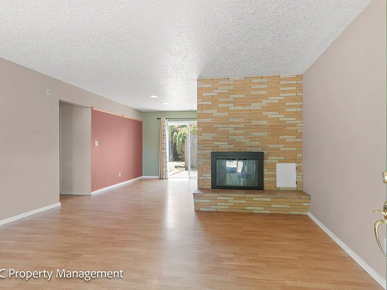 4780 Cody Ave — Photo 6
