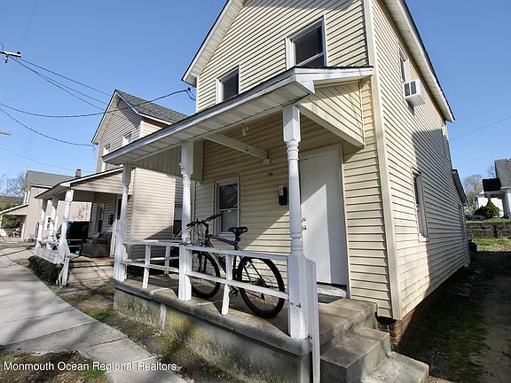 2nd image of 24 Avenue C