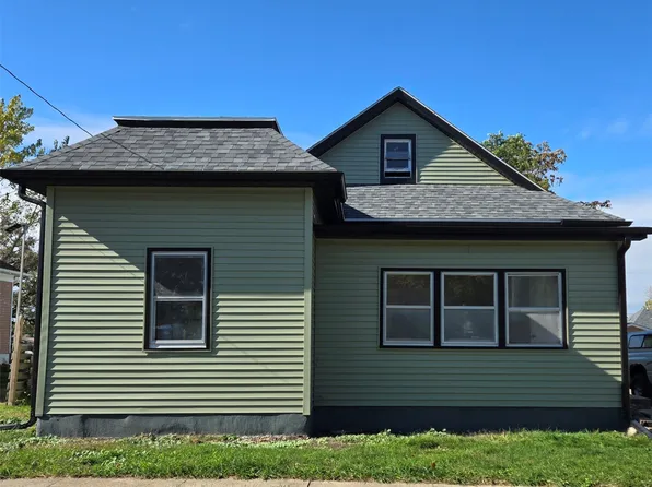 413 E 4th St S, Newton, IA 50208