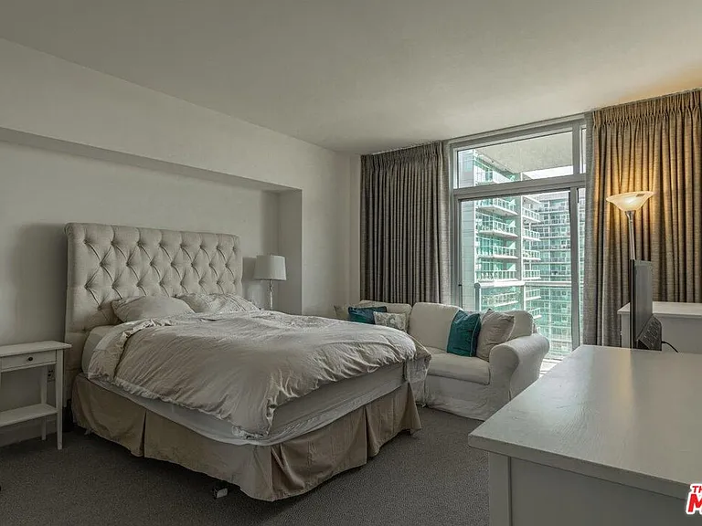 13700 Marina Pointe Dr #1431 — Photo 10