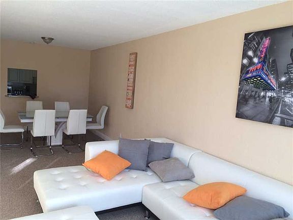 5th image of 19390 Collins Ave APT 127