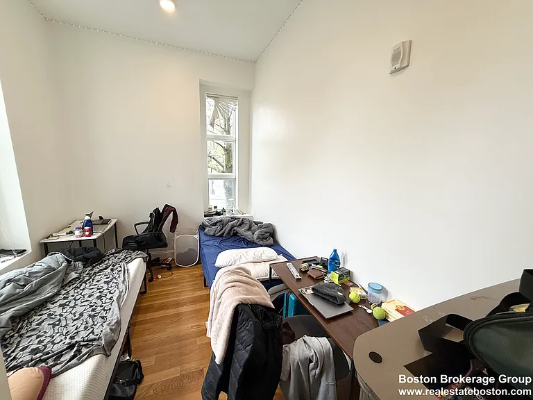 409 Dudley St — Photo 32