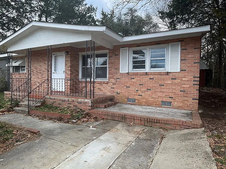 1207 Chestnut Ferry Rd — Photo 1