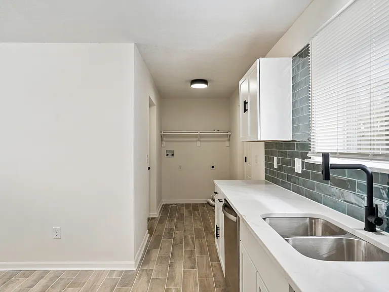 4001 S Minnie St — Photo 17