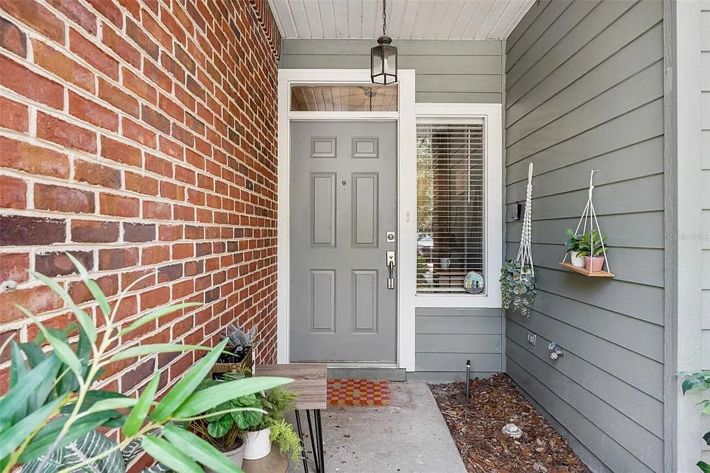 3 bed, 2.5 bath, 1584 sqft, $2,200 — Photo 3