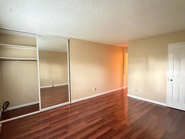 101 Glen Eyrie Avenue — Photo 8