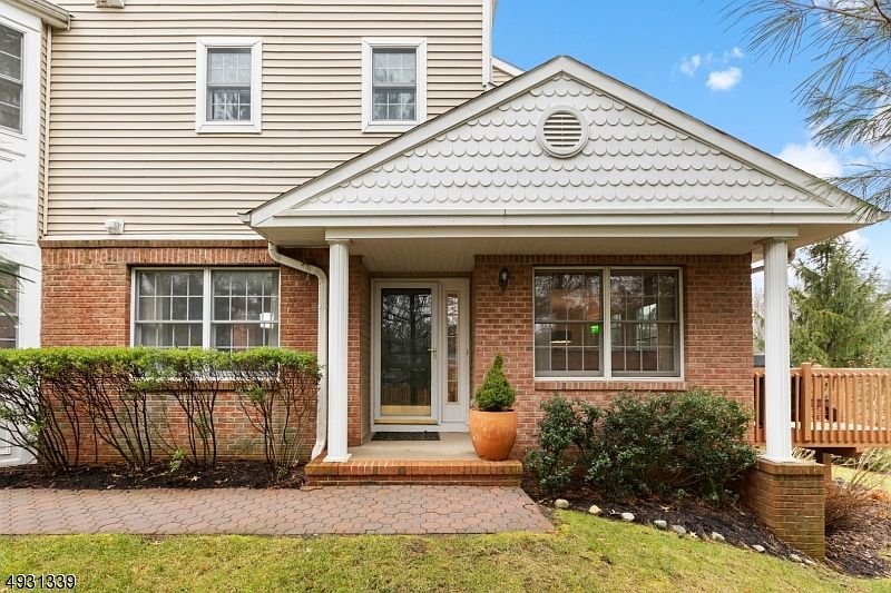 1st image of 22 MCMANUS CT