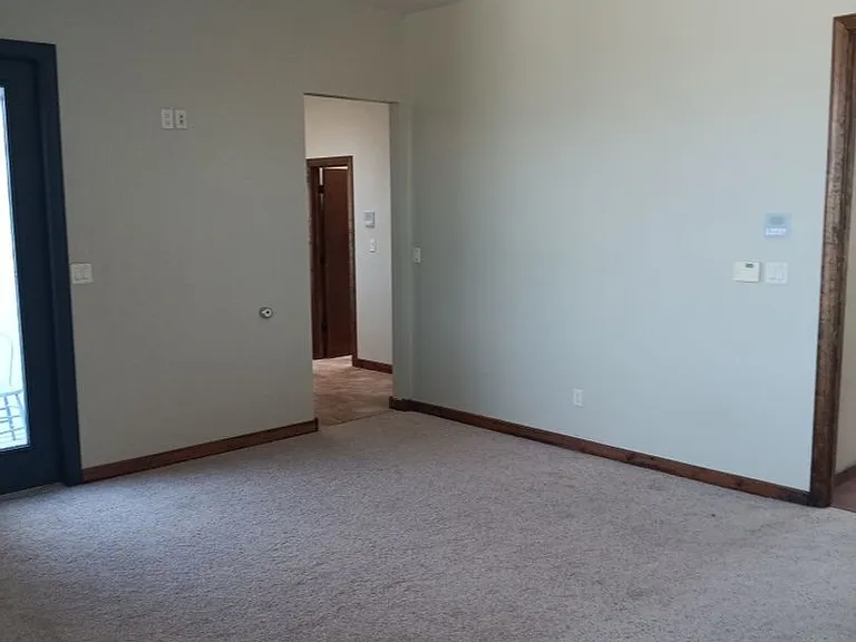 915 Edith Blvd NE — Photo 12