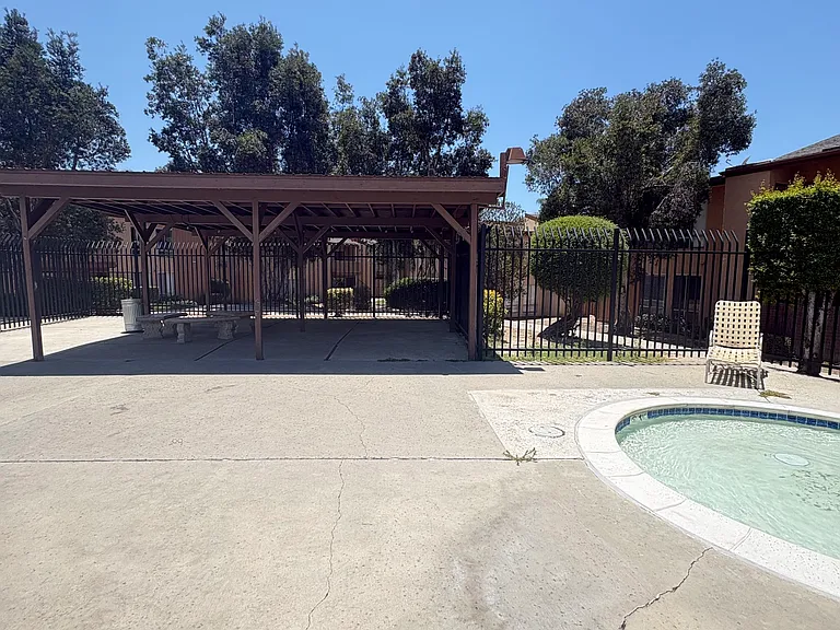 1051 Rock Springs Rd #142 — Photo 16